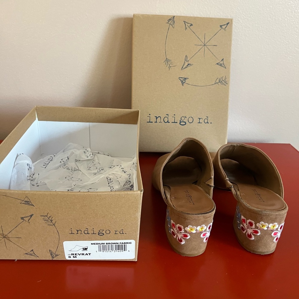 Indigo Rd brown heeled mules with perfect embroidery on heels. So cute & comfy🌸 - Picture 15 of 15